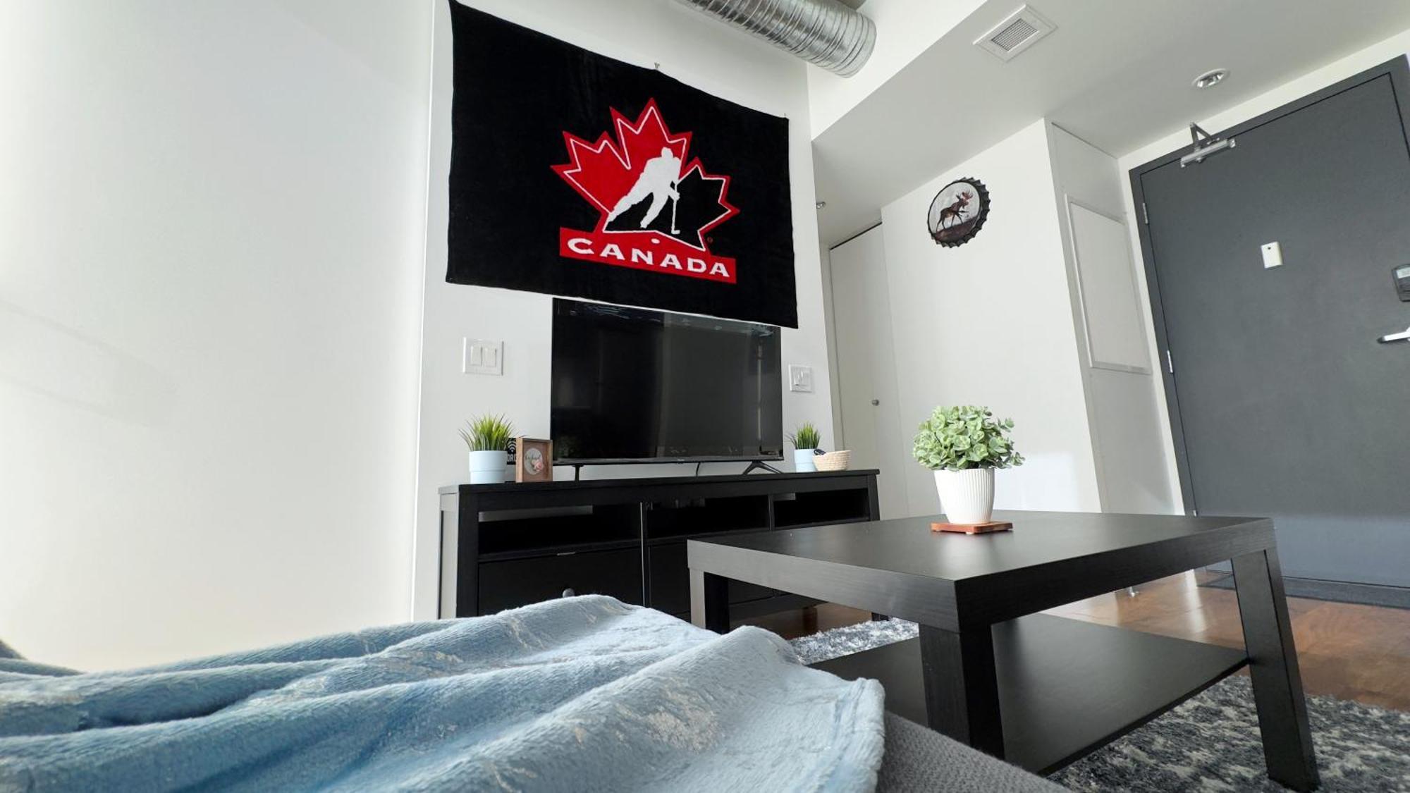 Cozy 1Br Apt - Downtown Вінніпег Екстер'єр фото