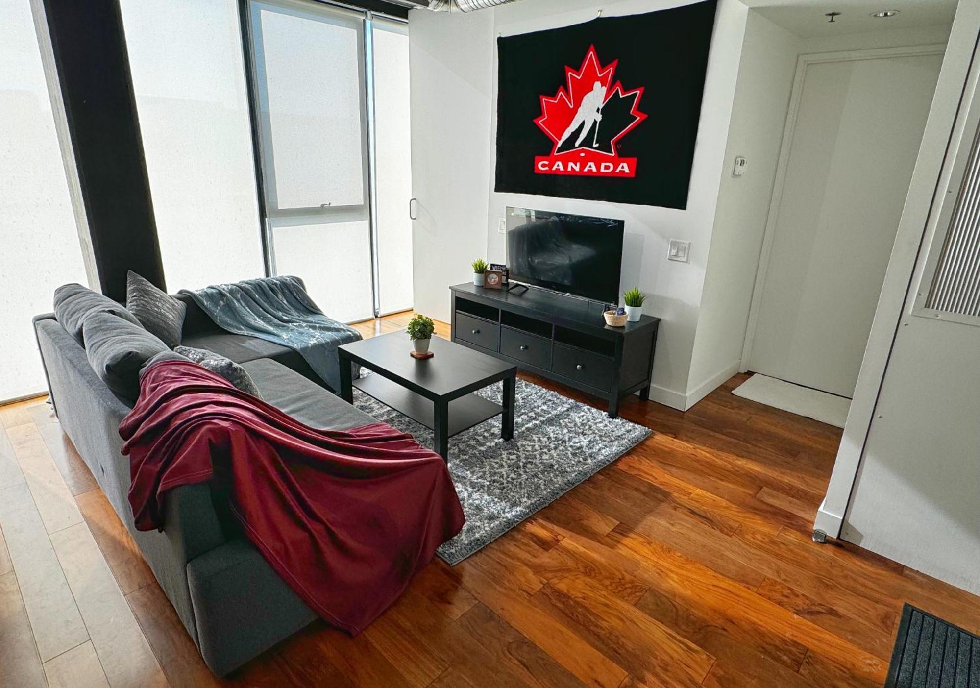 Cozy 1Br Apt - Downtown Вінніпег Екстер'єр фото